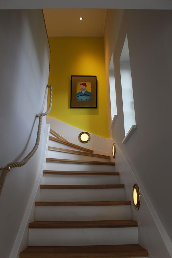 Yellow-upmarine * Westerland